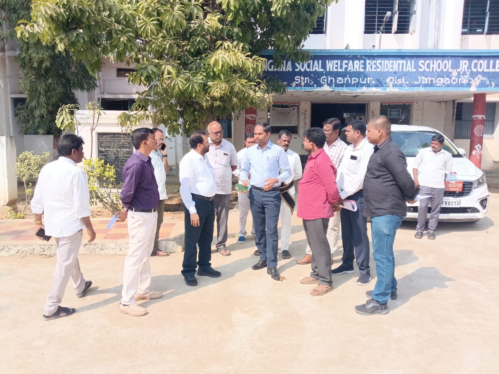 మున్సిపల్ ఎన్నికల కౌంటింగ్ సెంటర్ను  స్థానిక సంస్థల అదనపు కలెక్టర్  పింకేష్ కుమార్ శనివారం పరిశీలిన